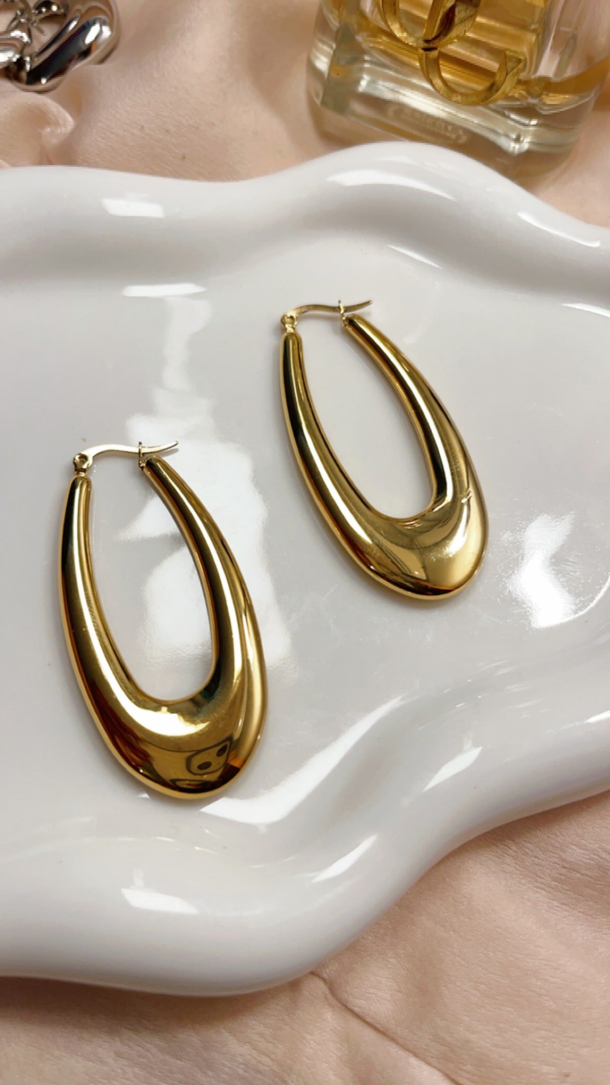 Tammy hoop earrings (gold)