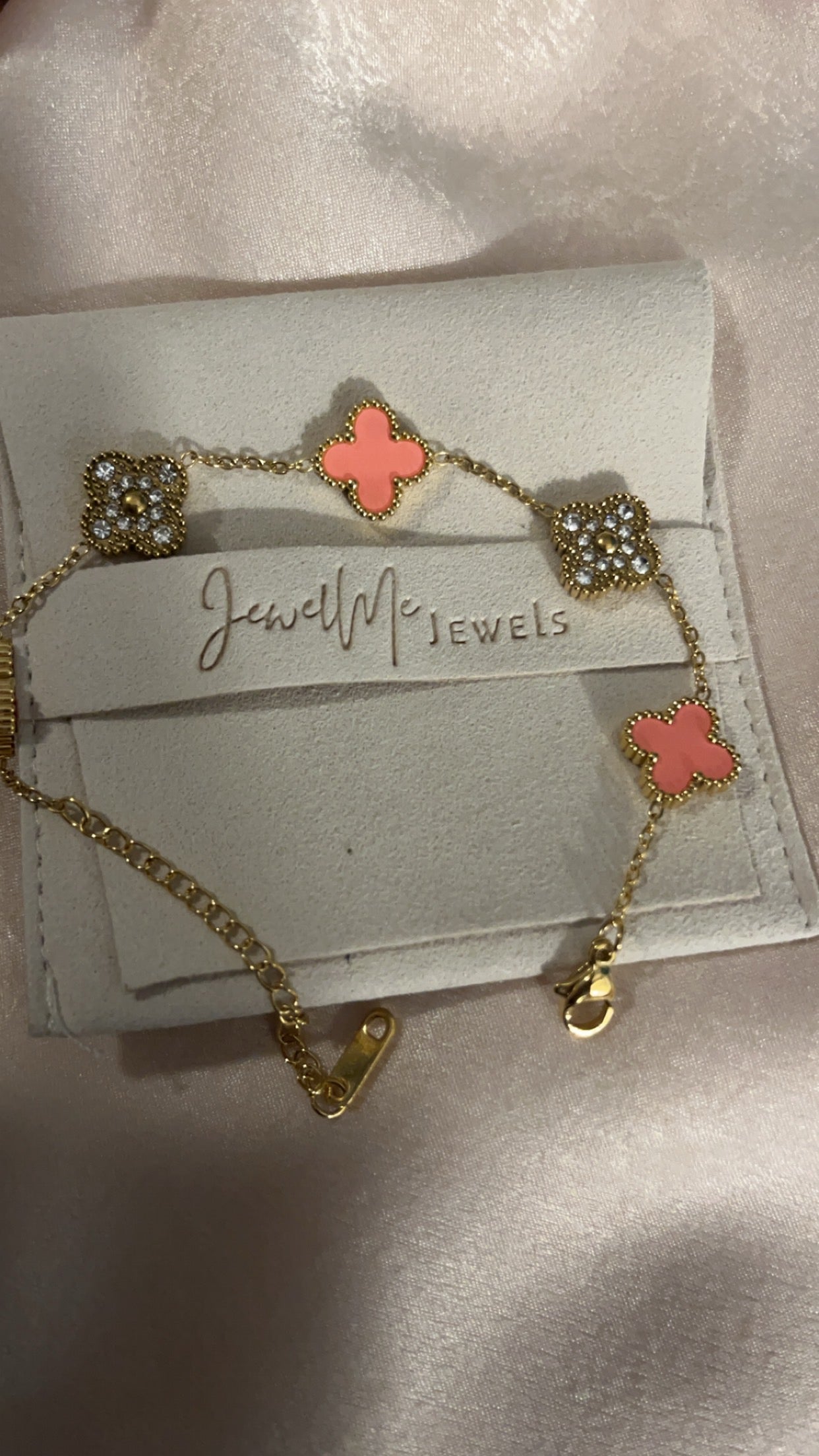 Clover bracelet (pink diamond)