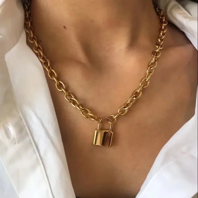 Lock Necklace (gold)