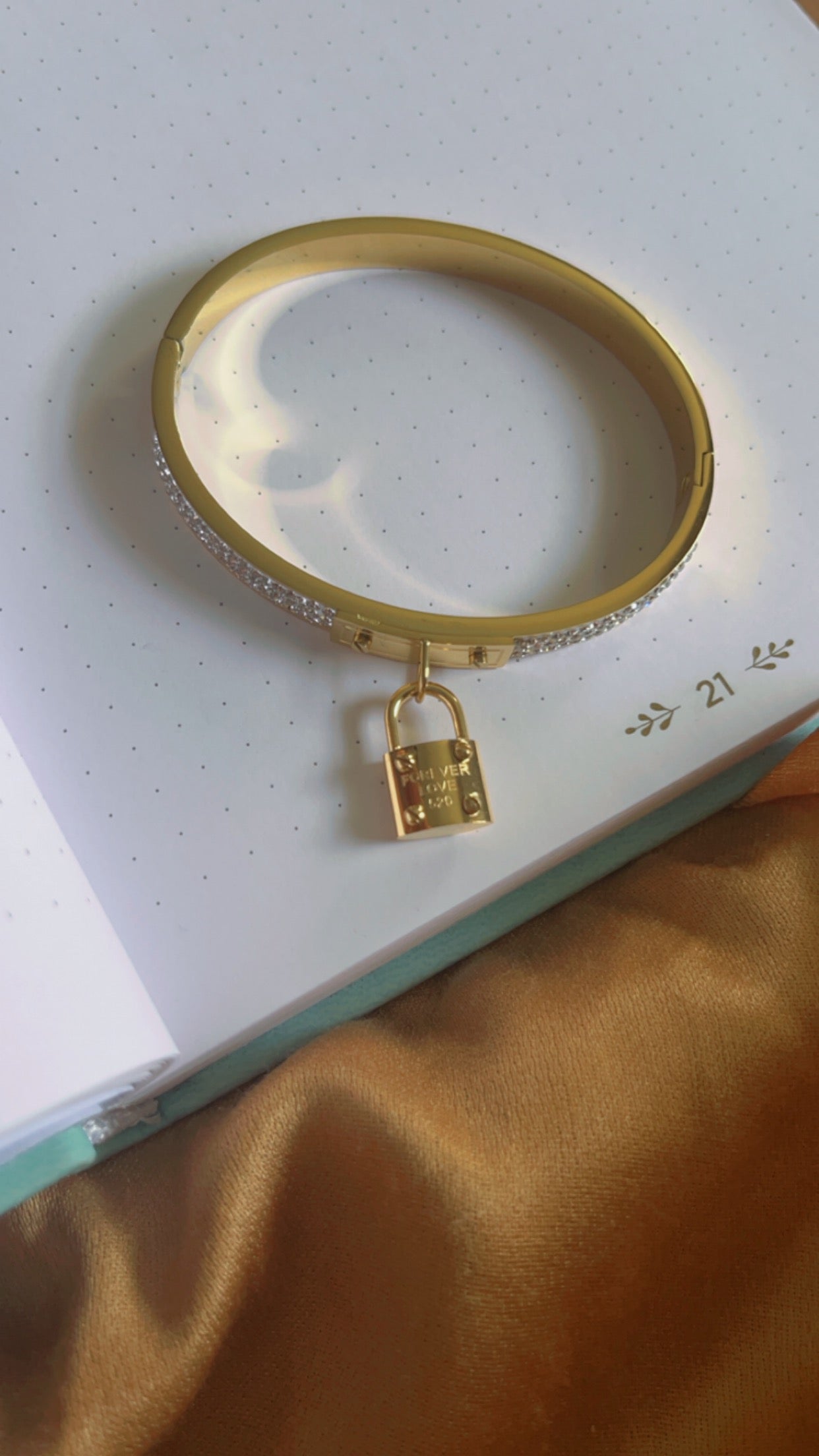 JewelME lock bracelet