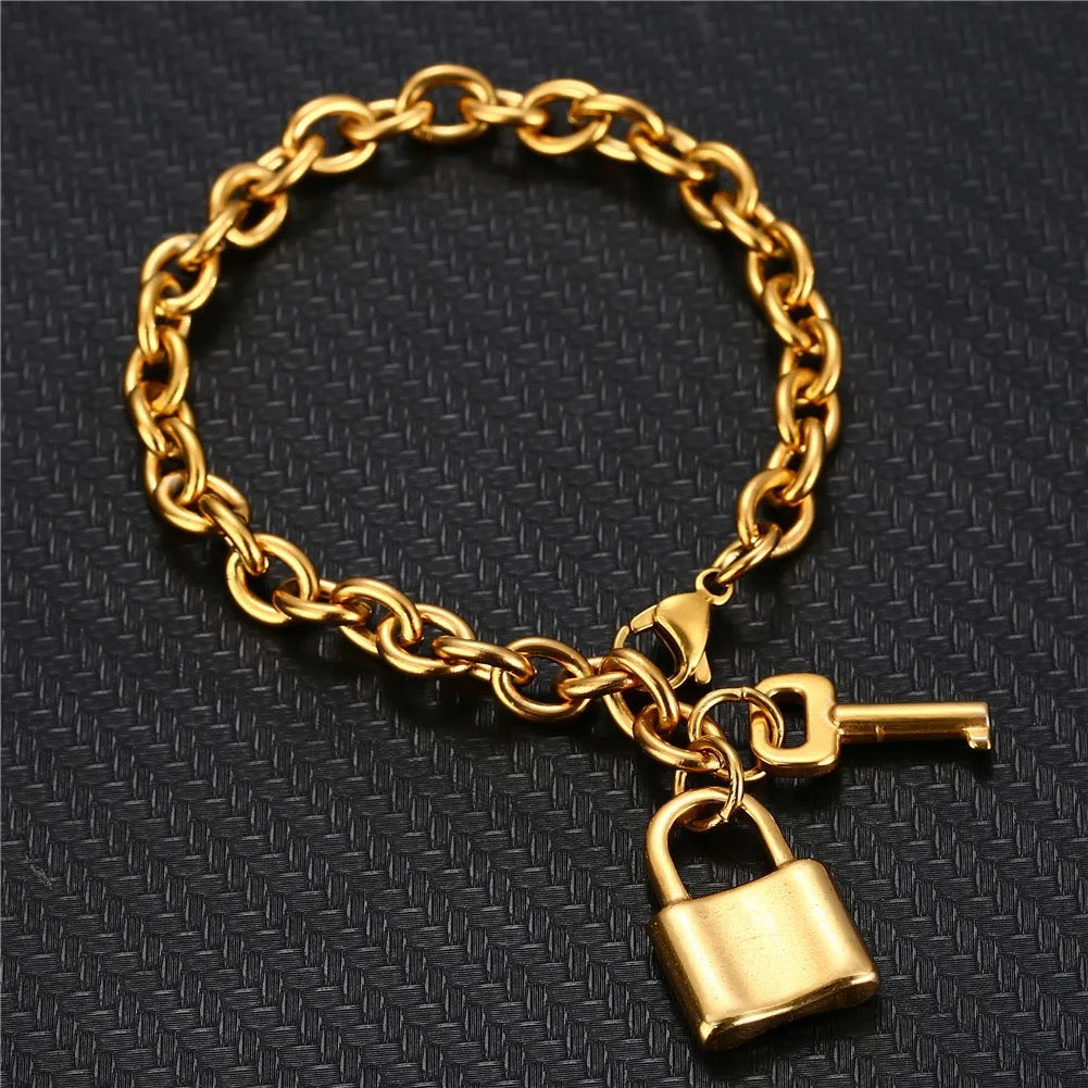 Lock & Key bracelet (gold)