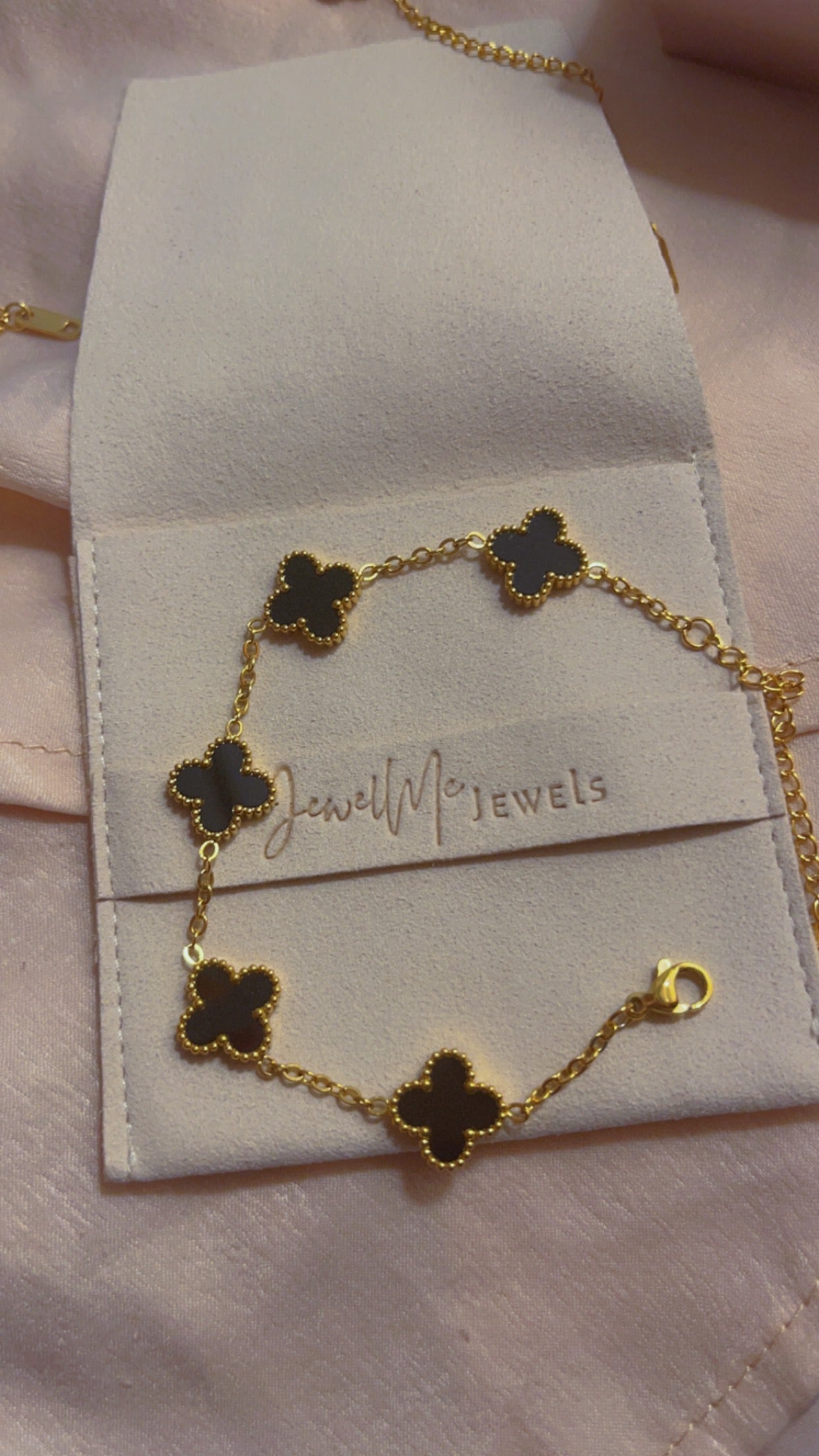 Clover Bracelet (black & gold)