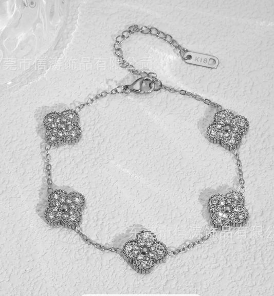 Clover bracelet (silver diamonds)